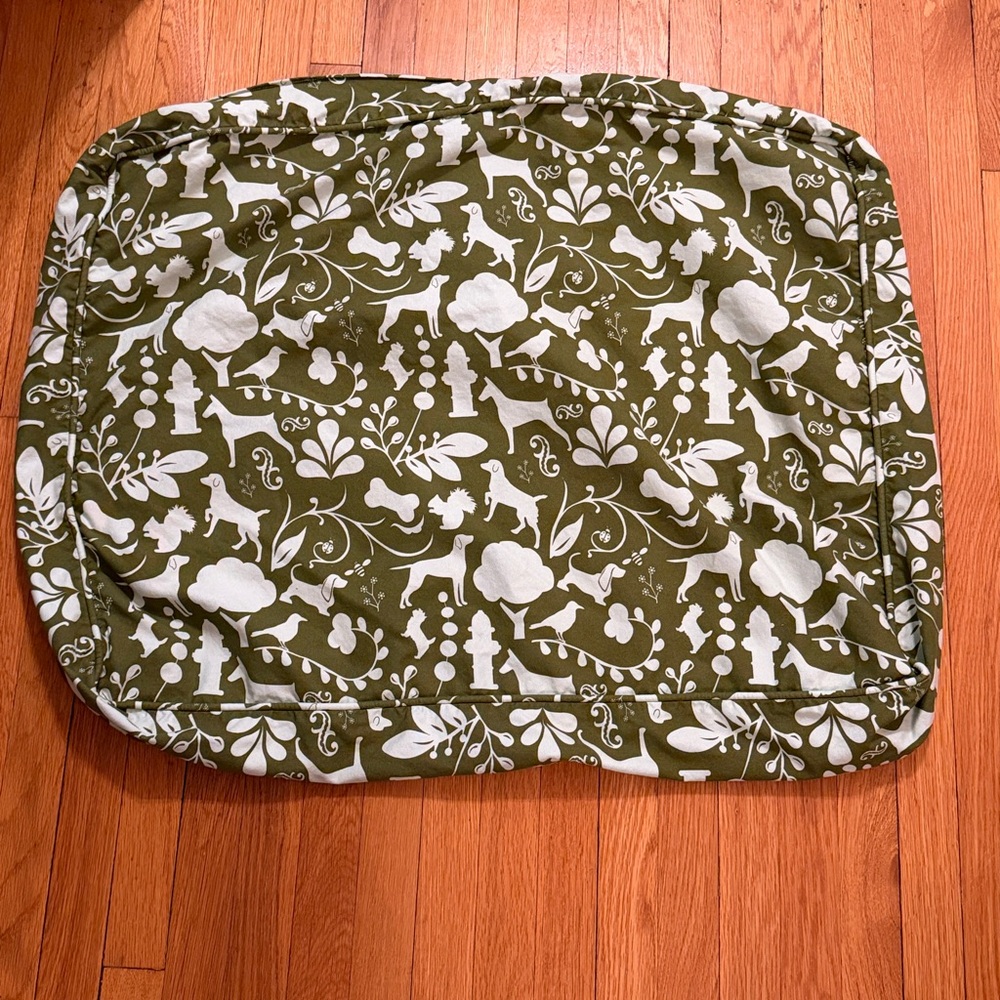EUC Molly Mutt Medium to Large Dog Bed Cover, Amarillo by Morning, 27"x36"x5" - Picture 2 of 3